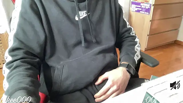 lukee000 online show from 01-19-26, 01:15