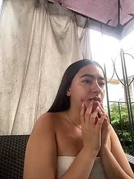 AuroraJohns Pink online show from 02-11-26, 08:20