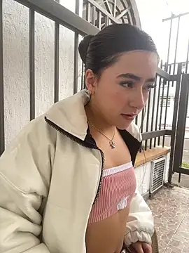 AuroraJohns Pink online show from 03-04-26, 07:54