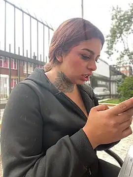 EmilyMoore Pink online show from 02-07-26, 08:17