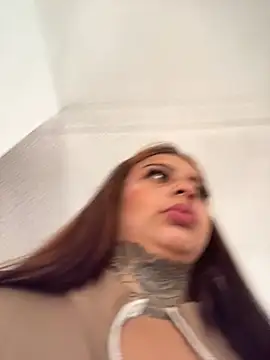 EmilyMoore Pink online show from 02-10-26, 07:02