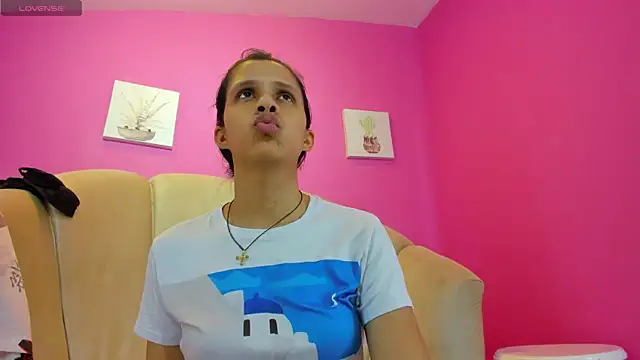 Snapshot of mitzukywinteer chatting on 02-19-26, 08:06 mitzukywinteer online show from 02-19-26, 08:06