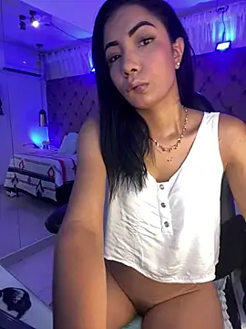 Auri   online show from 05-19-26, 07:32