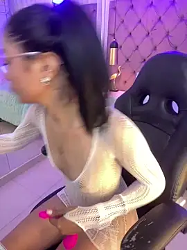 Auri   online show from 03-19-26, 07:36