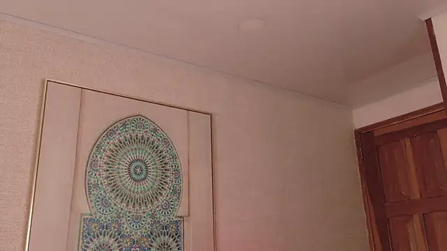 Maya house online show from 06-20-26, 04:17