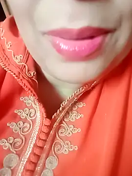 Naughty-Yousra online show from 05-15-26, 08:34