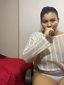Snapshot of Helena-Paola chatting on 05-08-26, 12:47 Helena-Paola online show from 05-08-26, 12:47