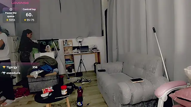 VictoriaHoneyy online show from 05-17-26, 02:00