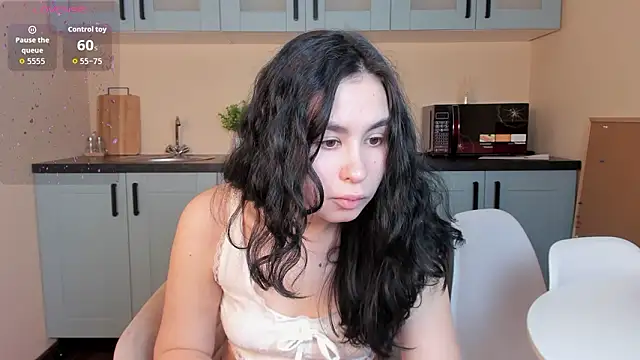 GiovannaAntonelli online show from 03-26-26, 05:39