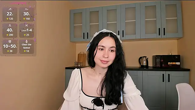 GiovannaAntonelli online show from 04-19-26, 05:41