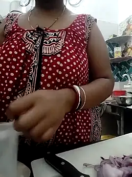 Hot-Tinaa online show from 04-17-26, 03:37