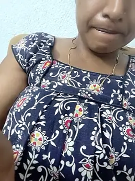 Hot-Tinaa online show from 04-15-26, 02:17