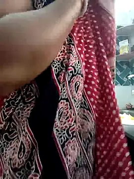 Hot-Tinaa online show from 04-18-26, 03:42