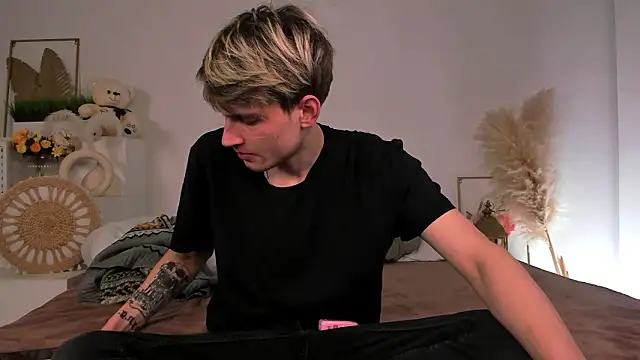 Volan Starts online show from 02-22-26, 04:26