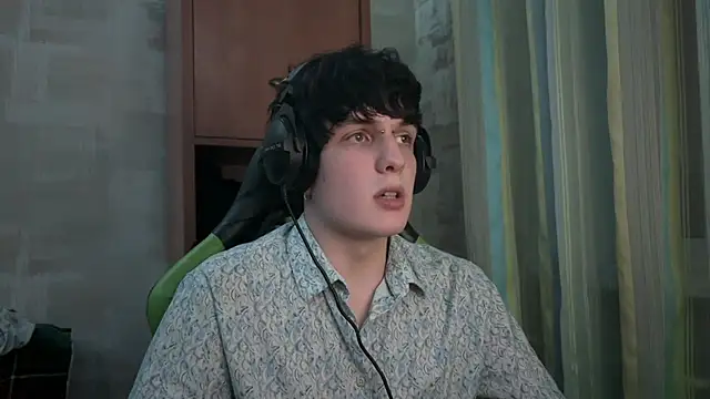 Snapshot of DenBunnyy chatting on 02-04-26, 05:52 DenBunnyy online show from 02-04-26, 05:52