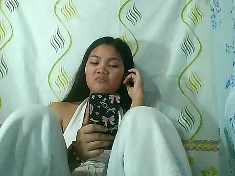PinaySkinnyJust18 online show from 04-24-26, 01:29