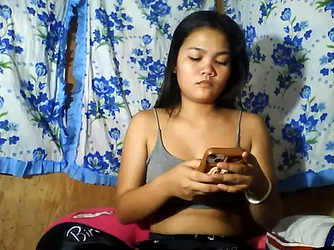 Snapshot of PinaySkinnyJust18 chatting on 06-28-26, 10:16 PinaySkinnyJust18 online show from 06-28-26, 10:16
