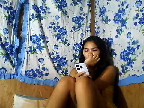 Snapshot of PinaySkinnyJust18 chatting on 07-05-26, 04:19 PinaySkinnyJust18 online show from 07-05-26, 04:19