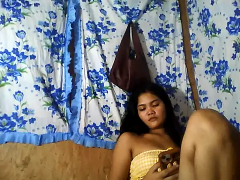 Snapshot of PinaySkinnyJust18 chatting on 06-27-26, 10:21 PinaySkinnyJust18 online show from 06-27-26, 10:21
