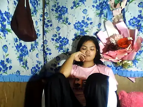 PinaySkinnyJust18 online show from 05-25-26, 09:57