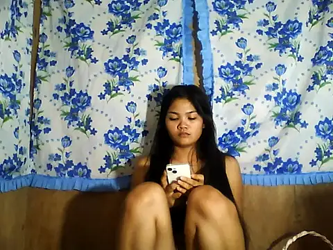 PinaySkinnyJust18 online show from 04-14-26, 08:03