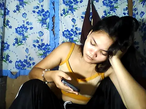PinaySkinnyJust18 online show from 05-10-26, 12:36