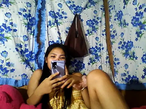 Snapshot of PinaySkinnyJust18 chatting on 06-28-26, 04:30 PinaySkinnyJust18 online show from 06-28-26, 04:30