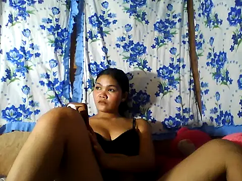 Snapshot of PinaySkinnyJust18 chatting on 07-08-26, 05:52 PinaySkinnyJust18 online show from 07-08-26, 05:52