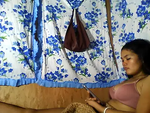 Snapshot of PinaySkinnyJust18 chatting on 06-23-26, 09:40 PinaySkinnyJust18 online show from 06-23-26, 09:40