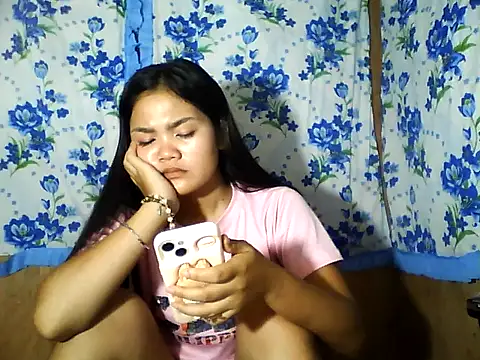 PinaySkinnyJust18 online show from 04-29-26, 10:38