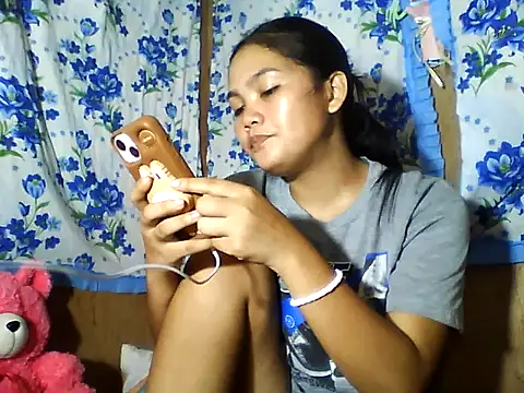 Snapshot of PinaySkinnyJust18 chatting on 06-21-26, 09:59 PinaySkinnyJust18 online show from 06-21-26, 09:59