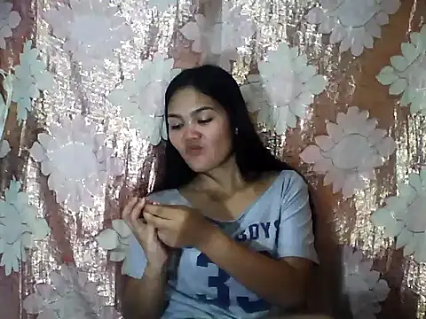 PinaySkinnyJust18 online show from 03-15-26, 09:16