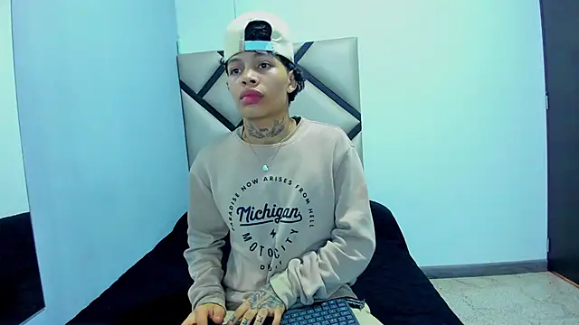 Snapshot of Dogan_Renzo0 chatting on 03-01-26, 10:48 Dogan Renzo0 online show from 03-01-26, 10:48