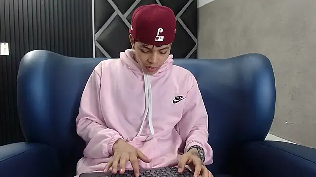 Snapshot of Dogan_Renzo0 chatting on 02-02-26, 07:24 Dogan Renzo0 online show from 02-02-26, 07:24