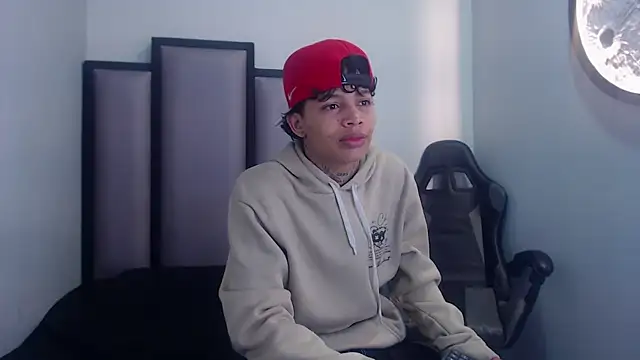 Snapshot of Dogan_Renzo0 chatting on 02-28-26, 11:43 Dogan Renzo0 online show from 02-28-26, 11:43