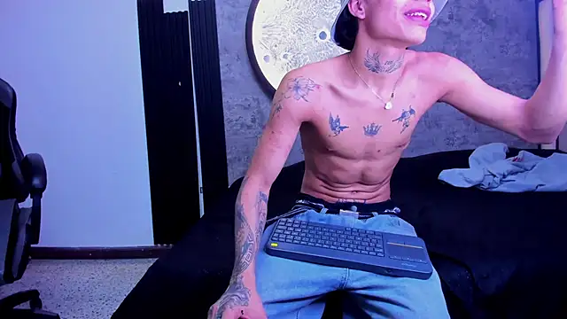 Snapshot of Dogan_Renzo0 chatting on 03-04-26, 12:02 Dogan Renzo0 online show from 03-04-26, 12:02