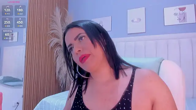 Snapshot of helen_jonesx chatting on 02-08-26, 12:14 helen jonesx online show from 02-08-26, 12:14