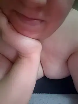 Snapshot of delikizinbiri chatting on 03-25-26, 11:47 delikizinbiri online show from 03-25-26, 11:47