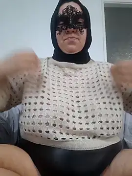 Snapshot of delikizinbiri chatting on 02-13-26, 06:35 delikizinbiri online show from 02-13-26, 06:35