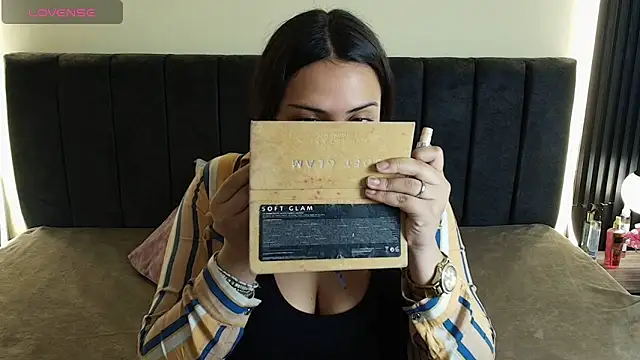 IvonneRoss  online show from 03-25-26, 12:04