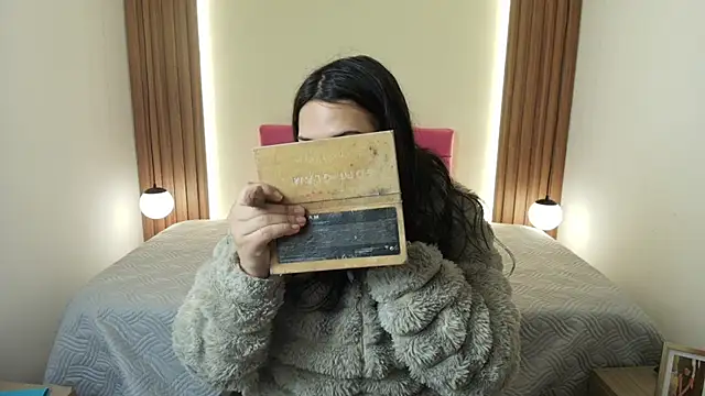 IvonneRoss  online show from 05-22-26, 12:14
