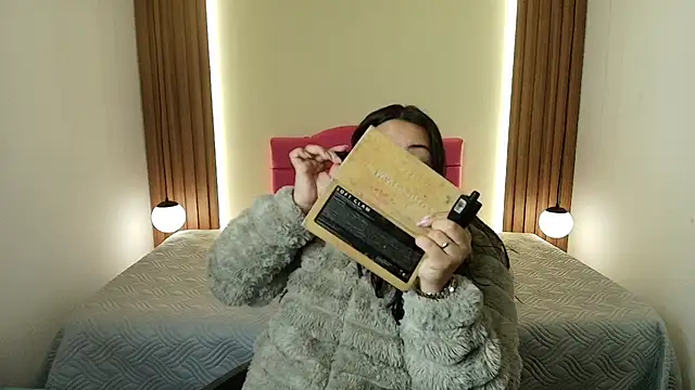 IvonneRoss  online show from 04-21-26, 11:50
