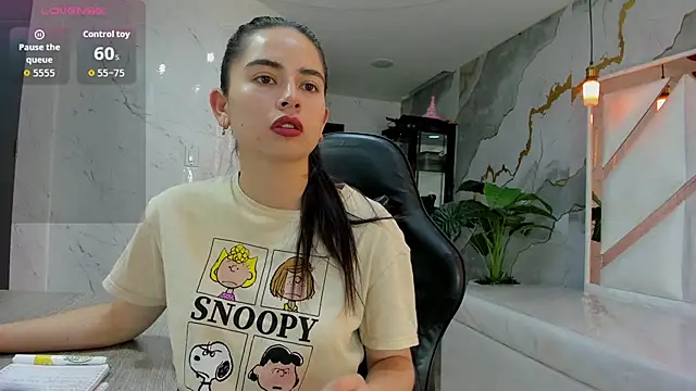 Qetsyah tf online show from 04-19-26, 01:34