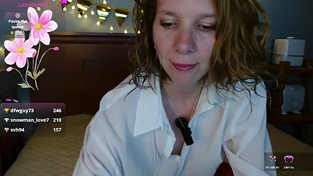 Snapshot of Daisy_Lovely chatting on 05-18-26, 04:29 Daisy Lovely online show from 05-18-26, 04:29