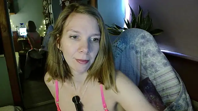 Snapshot of Daisy_Lovely chatting on 04-24-26, 05:53 Daisy Lovely online show from 04-24-26, 05:53