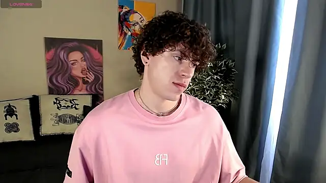 TylerGibson online show from 05-06-26, 03:54