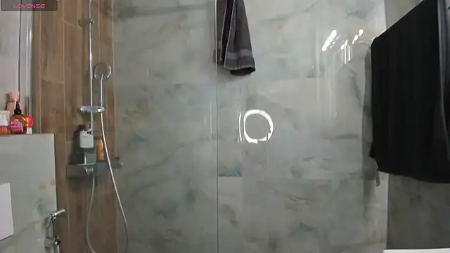 KikkoLee online show from 04-19-26, 07:20