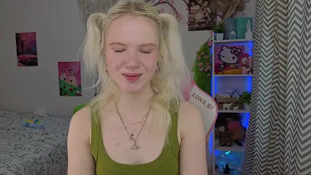 Mia WaterFall online show from 05-09-26, 03:32