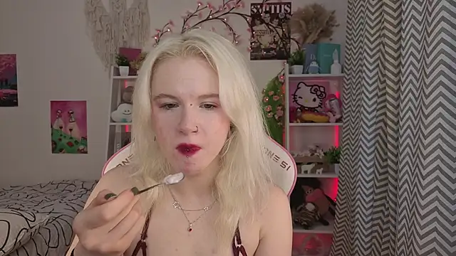 Mia WaterFall online show from 05-26-26, 03:26