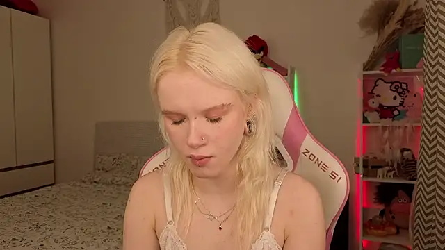 Mia WaterFall online show from 03-17-26, 03:09